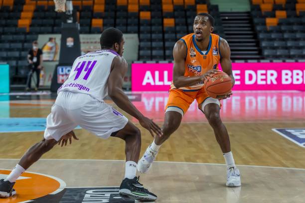 安东尼在右 安东尼在右