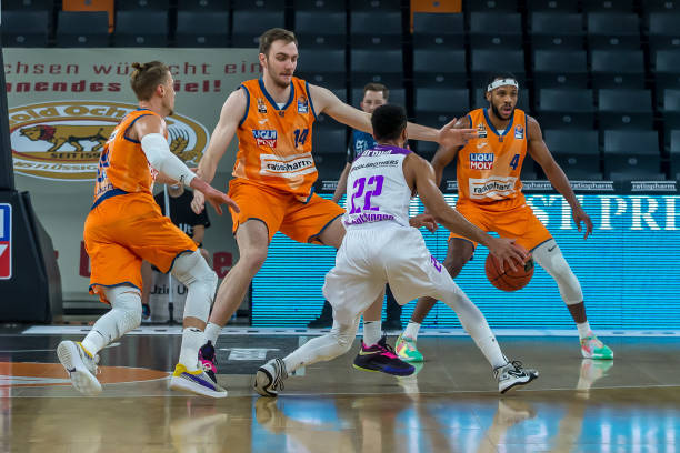 阵至年底 阵至年底