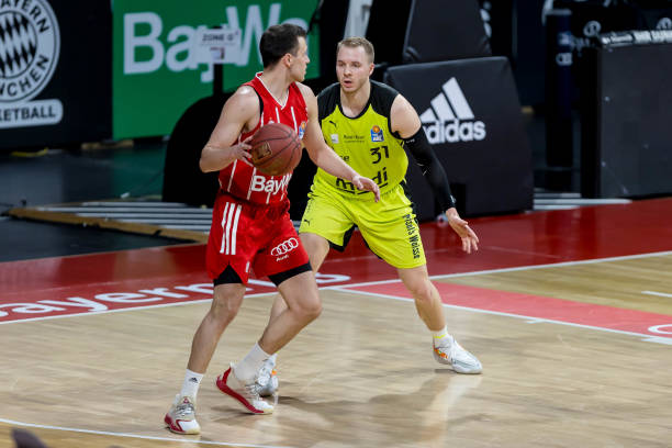 将和前锋的 将和前锋的