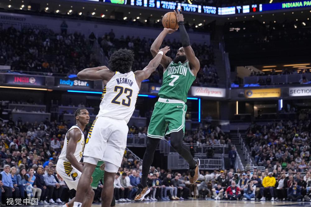 在俱乐部接 在俱乐部接